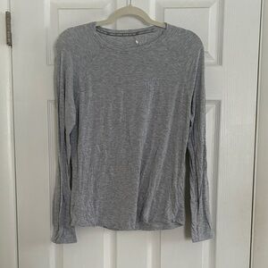 Aerie Heather Gray Long Sleeve women’s tee